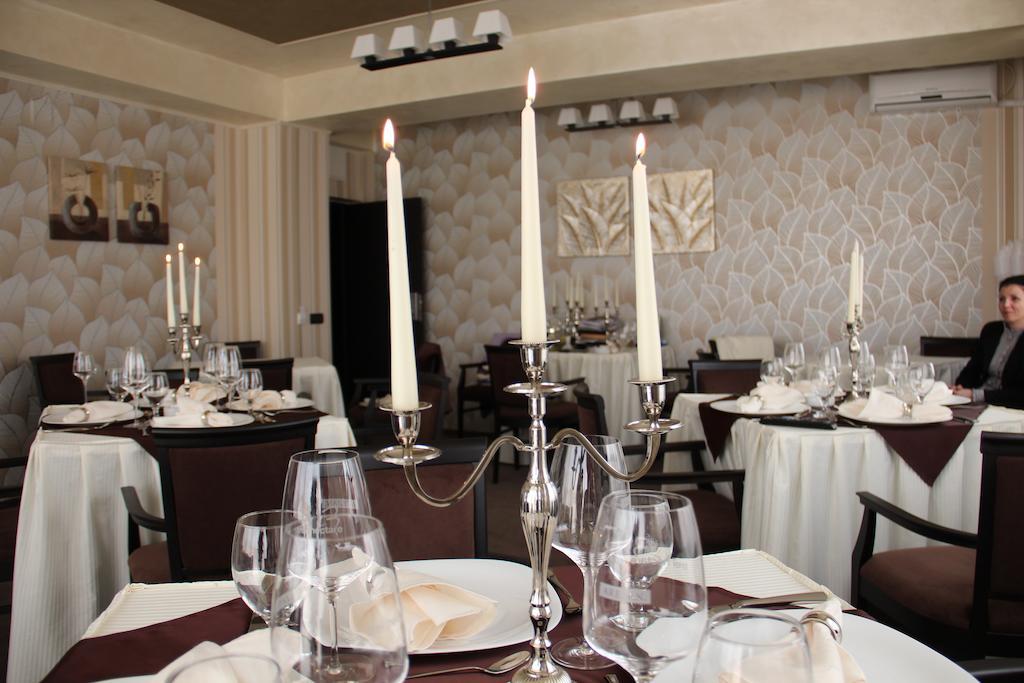 Enigma Pension Târgu Jiu Екстериор снимка