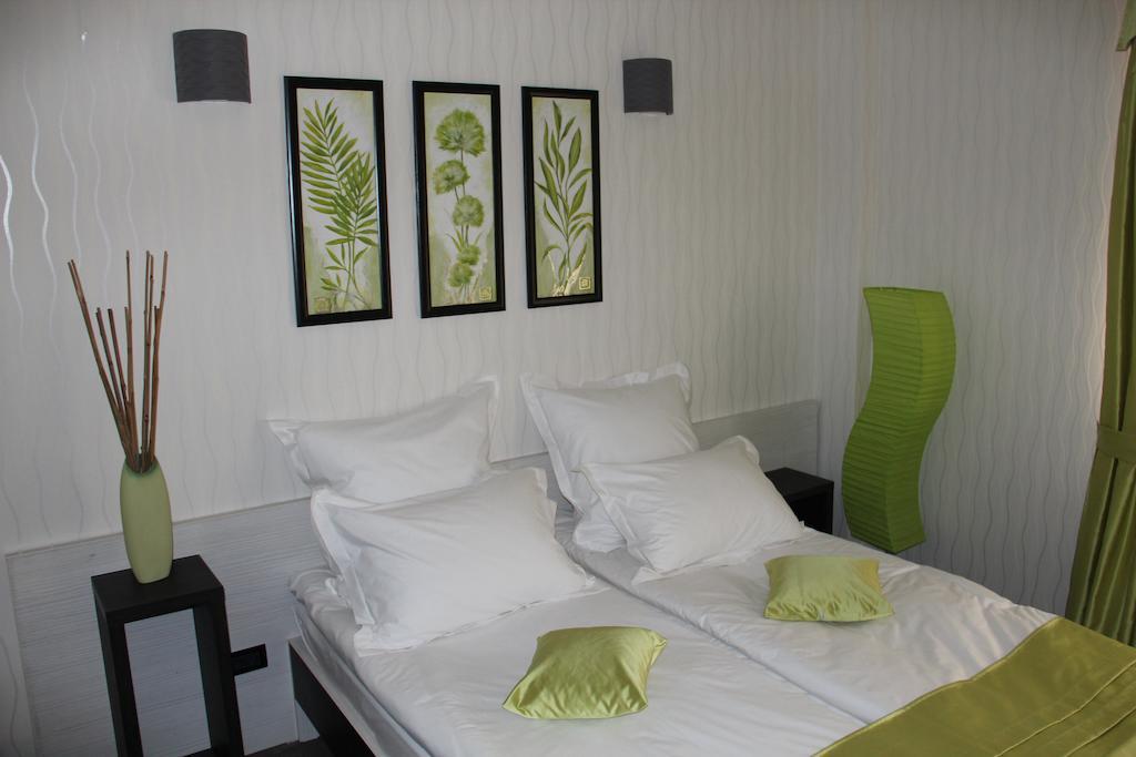 Enigma Pension Târgu Jiu Стая снимка
