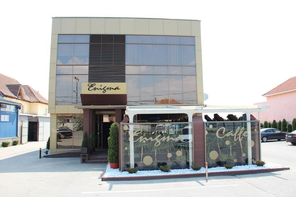 Enigma Pension Târgu Jiu Екстериор снимка