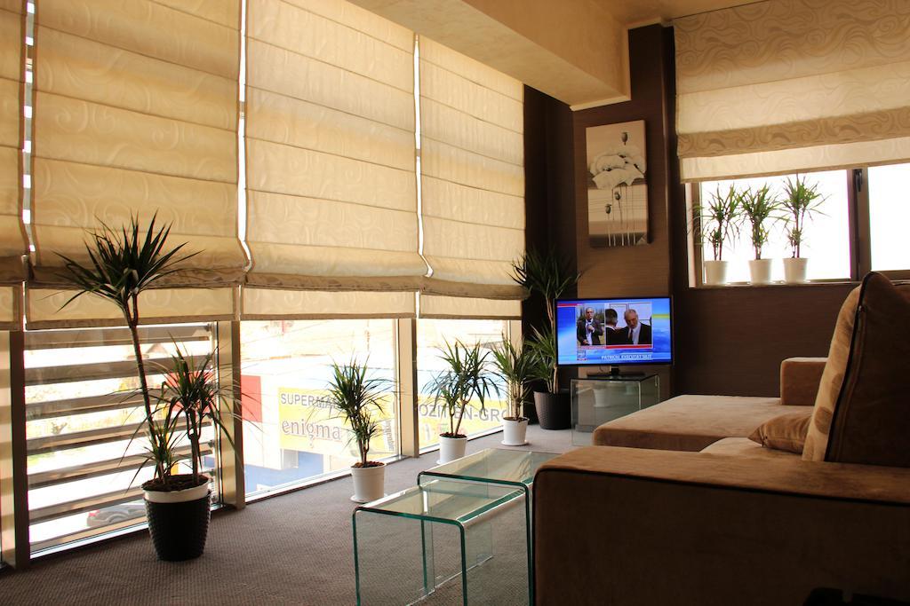 Enigma Pension Târgu Jiu Стая снимка